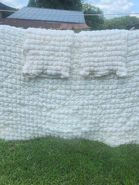 Moss & Willow full/queen  size mini marshmellow comforter off white  78" x 86"